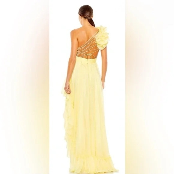 NWT Mac Duggal Ruffled One Shoulder Assymetrical Gown - Picture 2 of 5